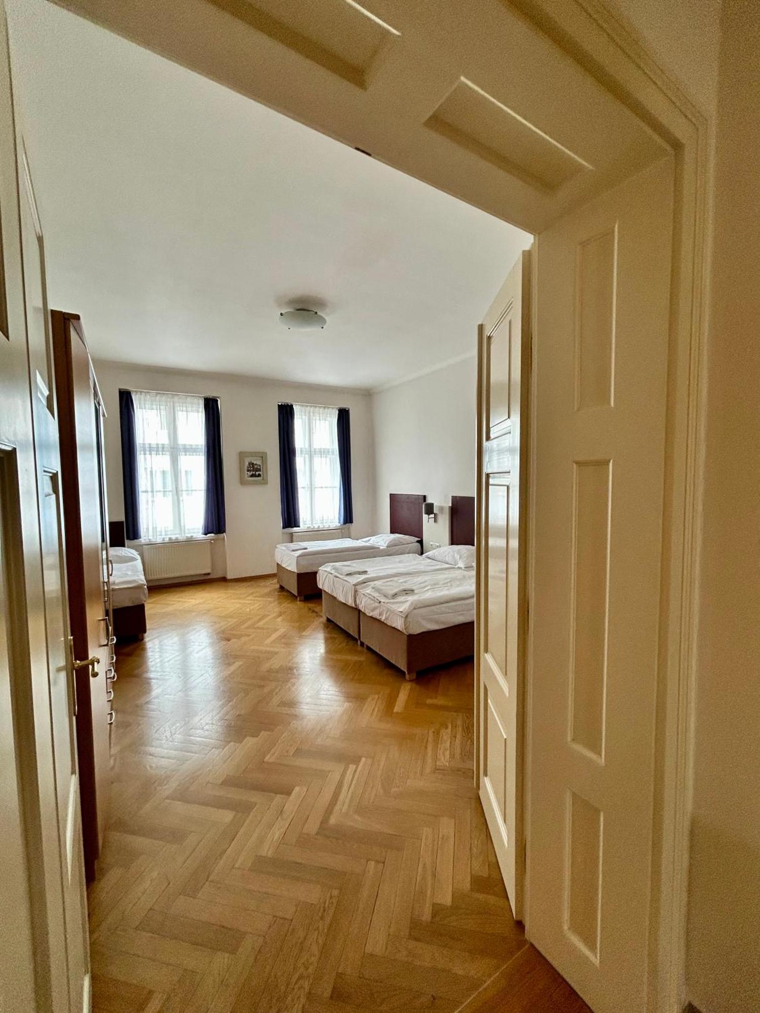 Quadrio Bedroom Prague