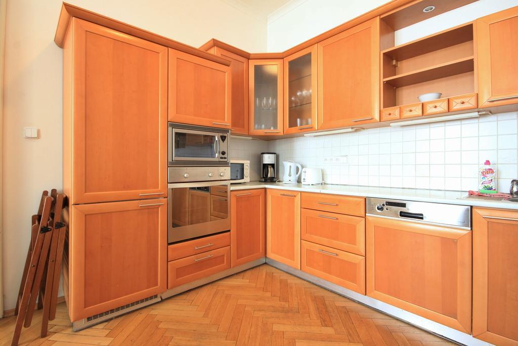 Quadrio Bedroom Prague
